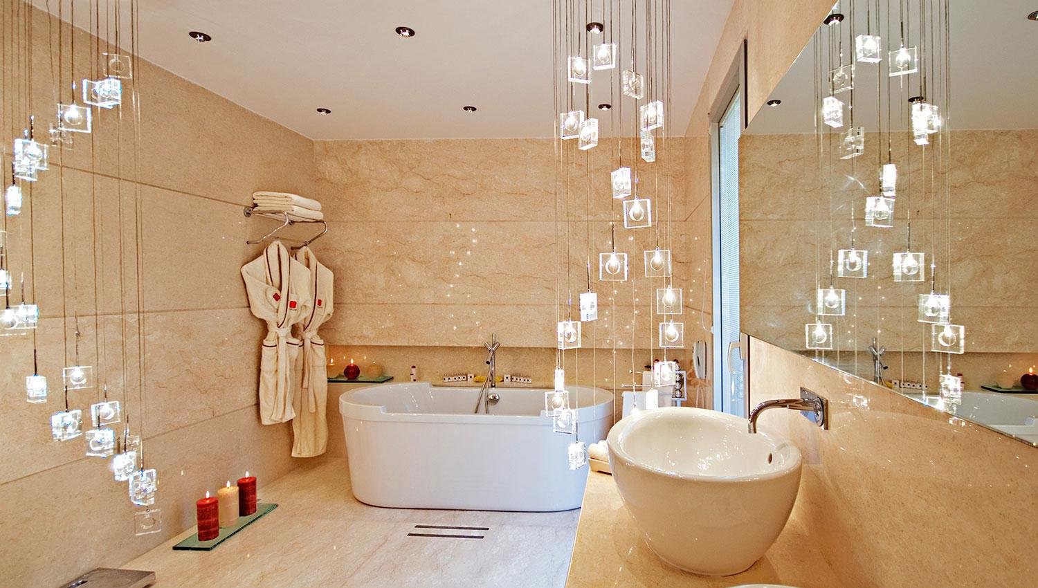 Какие светильники установить в ванную комнату?